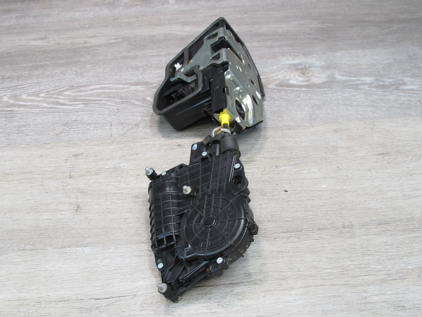 2008-2014 BMW E71 E72 X6 Front Right Door Lock Latch Actuator w Soft Close