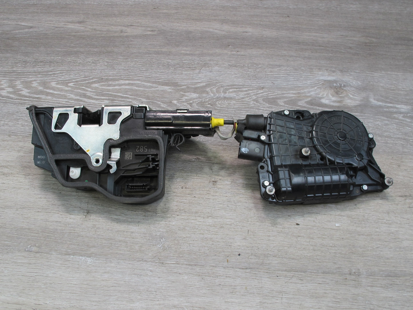 2008-2014 BMW E71 E72 X6 Front Right Door Lock Latch Actuator w Soft Close