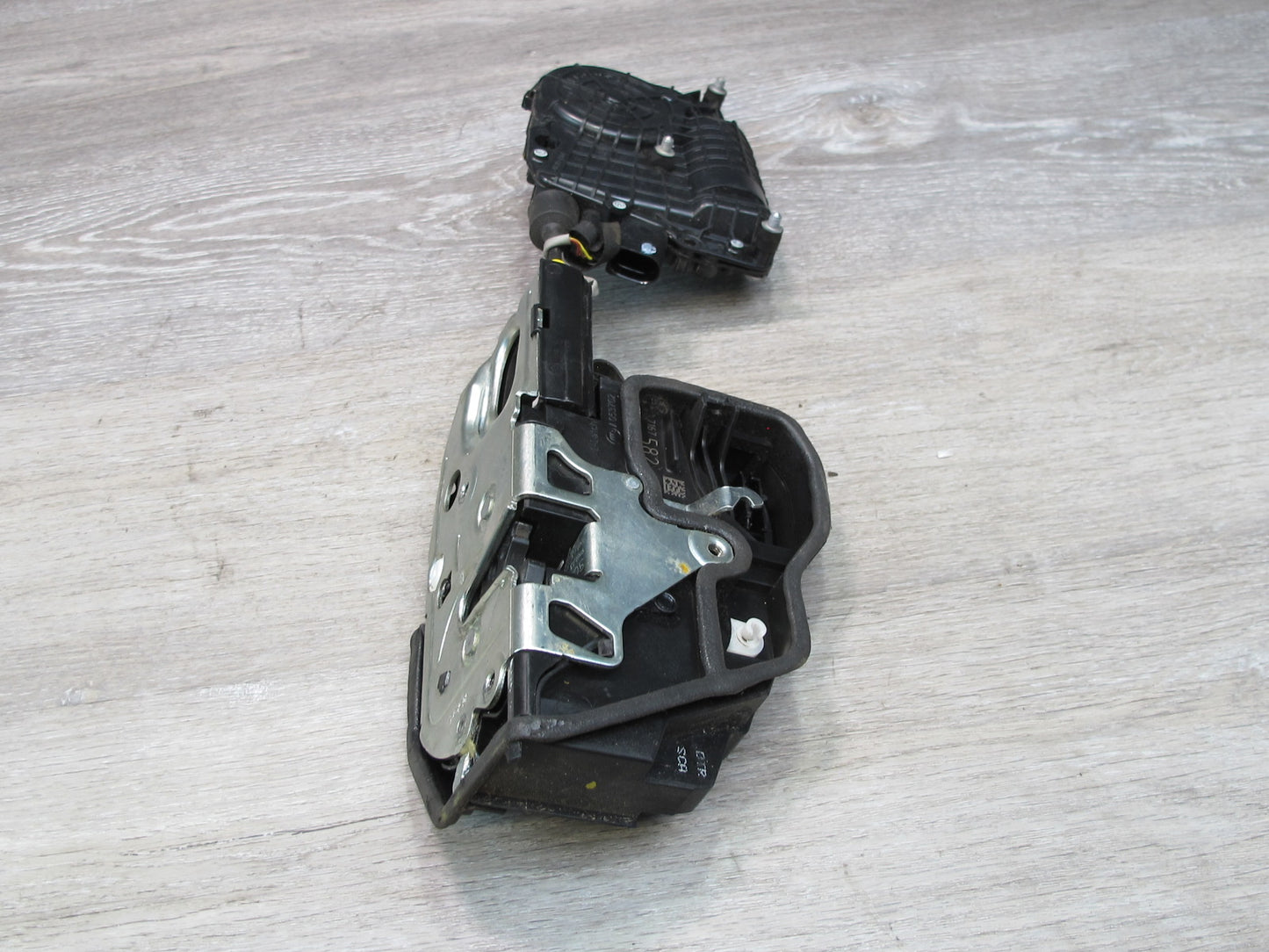2008-2014 BMW E71 E72 X6 Front Right Door Lock Latch Actuator w Soft Close