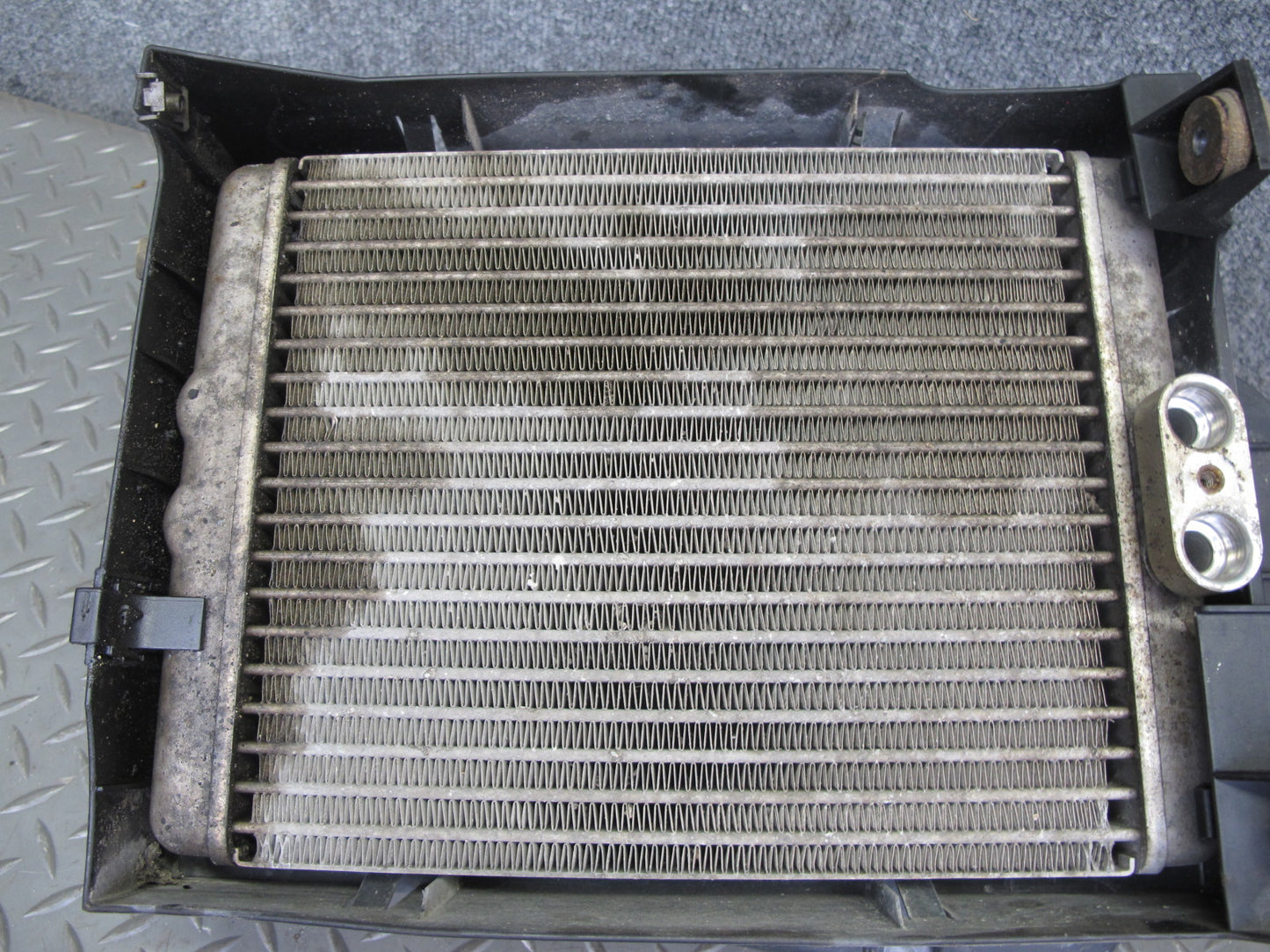 2008-2014 BMW E71 E72 X6 N63 Engine Right Oil Cooler w Shroud
