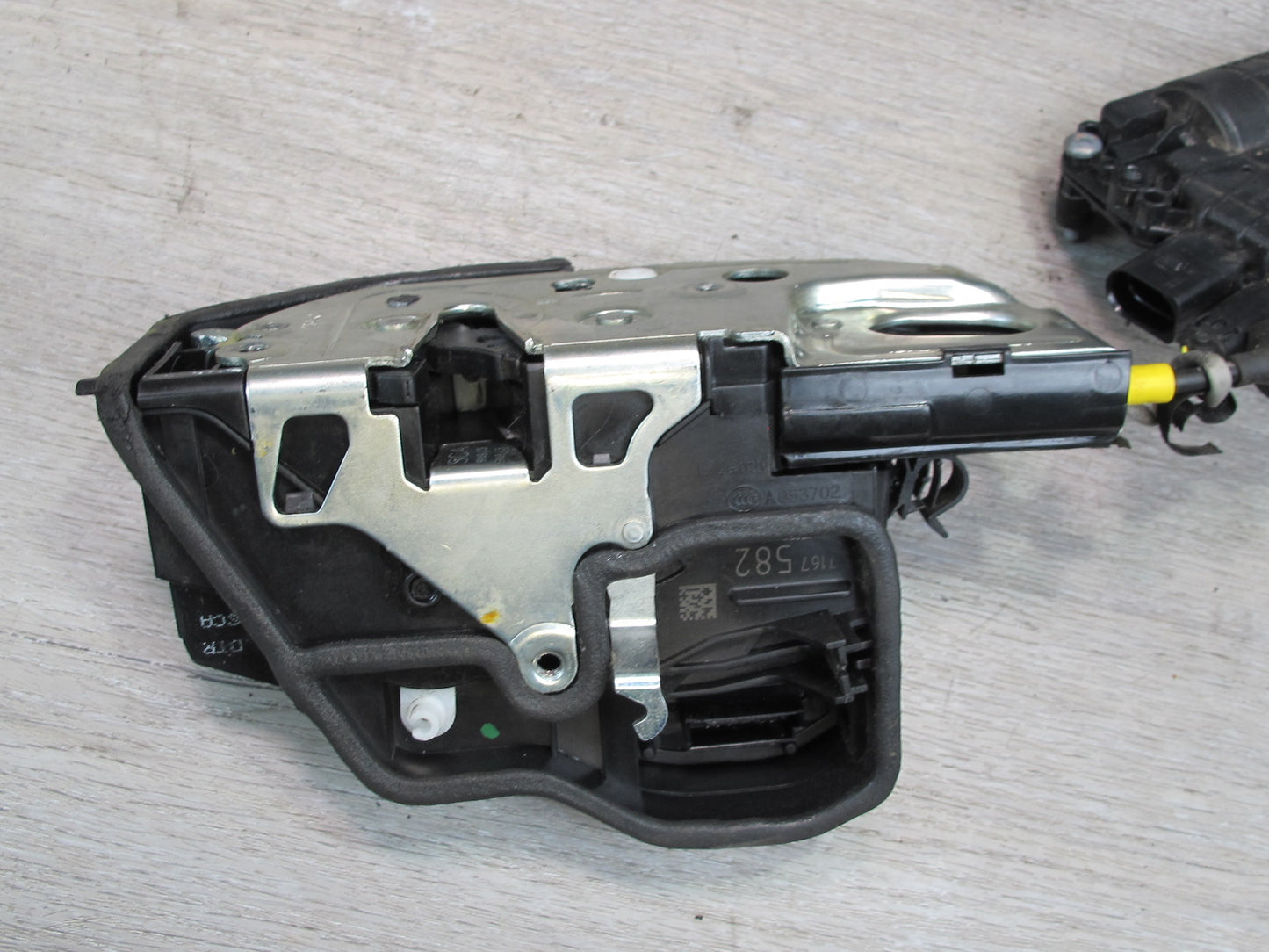 2008-2014 BMW E71 E72 X6 Front Right Door Lock Latch Actuator w Soft Close