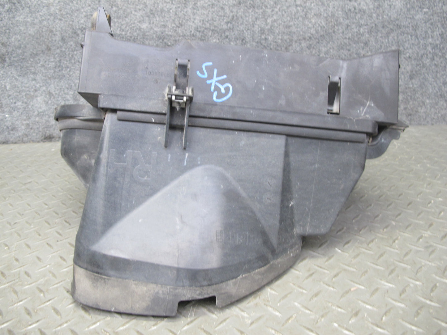 2008-2014 BMW E71 E72 X6 N63 Engine Right Oil Cooler w Shroud