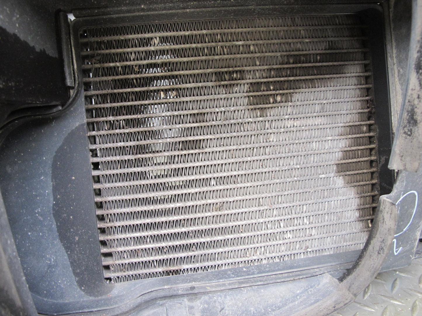 2008-2014 BMW E71 E72 X6 N63 Engine Right Oil Cooler w Shroud