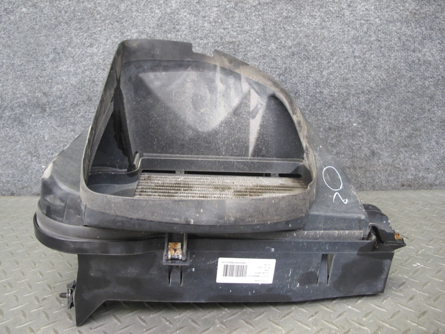 2008-2014 BMW E71 E72 X6 N63 Engine Right Oil Cooler w Shroud