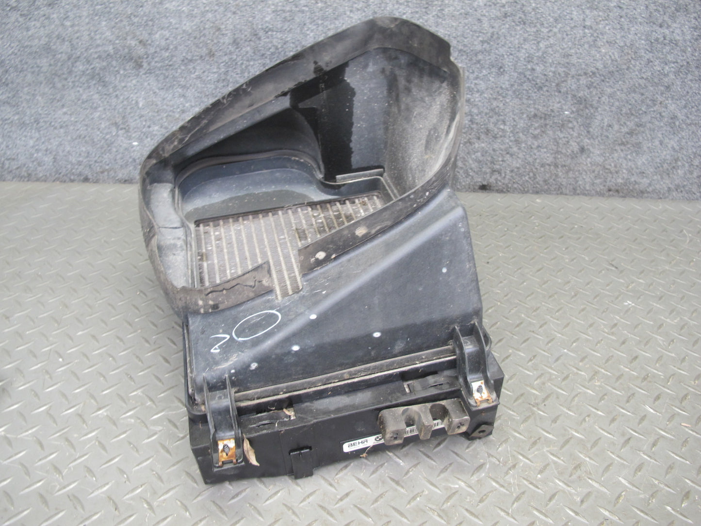 2008-2014 BMW E71 E72 X6 N63 Engine Right Oil Cooler w Shroud