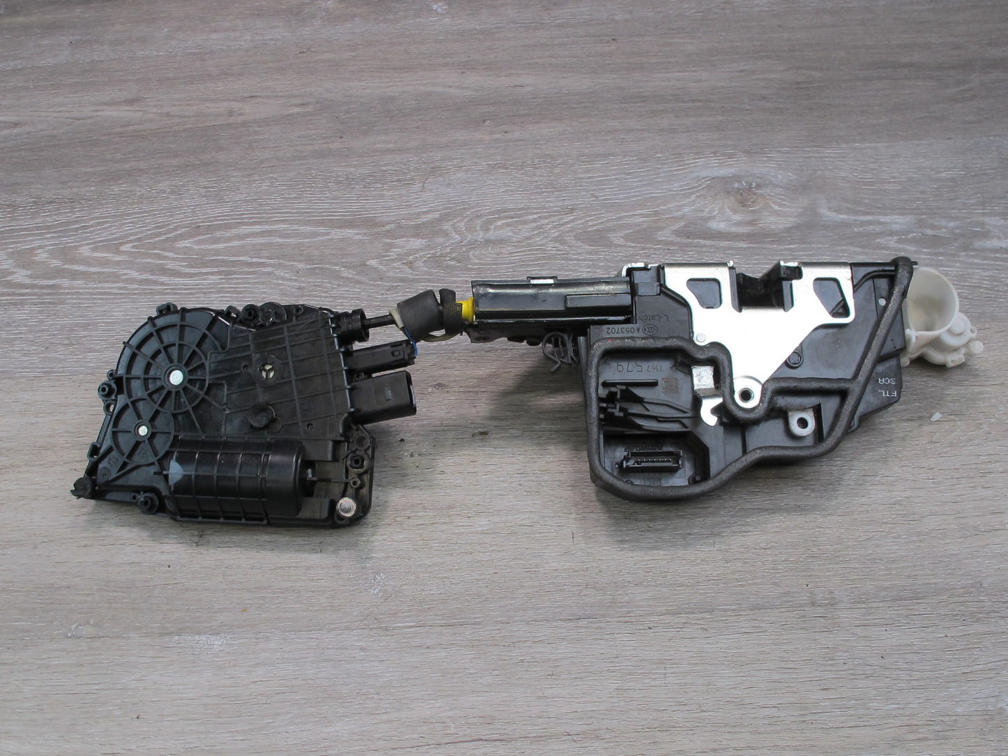 2008-2014 BMW E71 E72 X6 Front Left Door Lock Latch Actuator w Soft Close