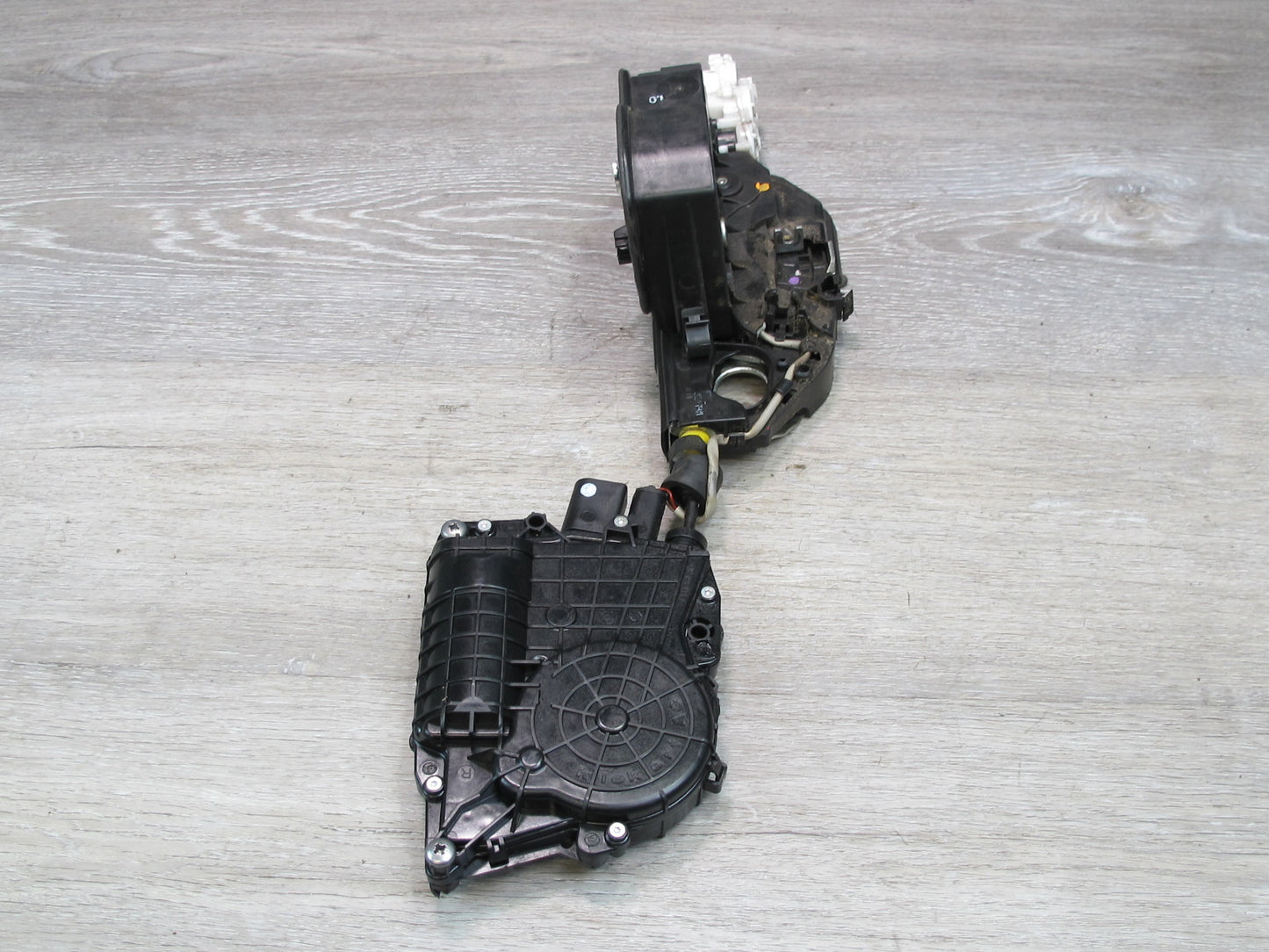 2008-2014 BMW E71 E72 X6 Front Left Door Lock Latch Actuator w Soft Close