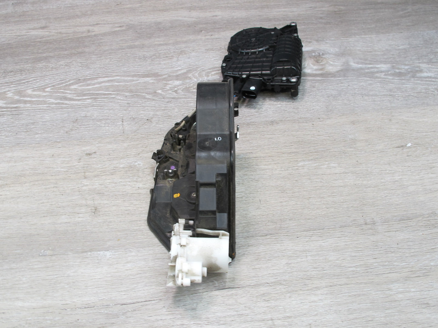 2008-2014 BMW E71 E72 X6 Front Left Door Lock Latch Actuator w Soft Close