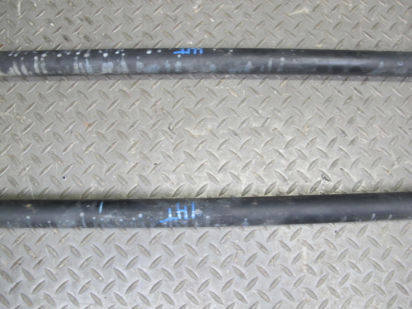 2003-2009 Hummer H2 Front Right & Left Side Torsion Bar Strut Brace W/ Mount Set