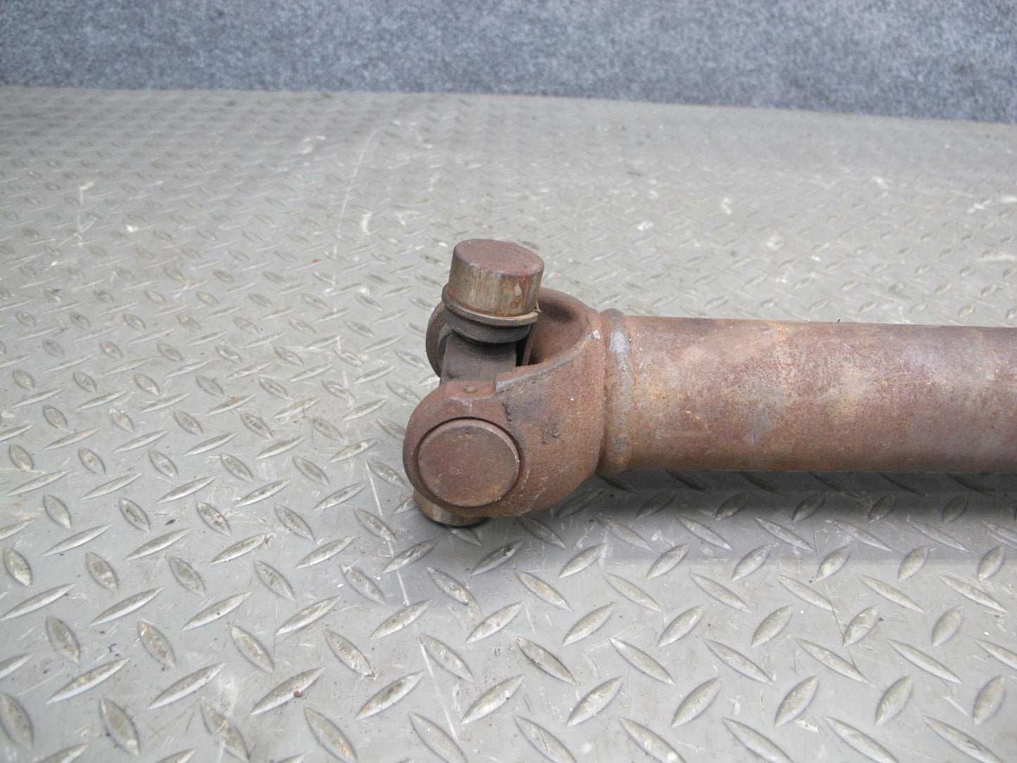 2003-2009 Hummer H2 AWD Front Driveshaft Drive Shaft Propeller 15066916