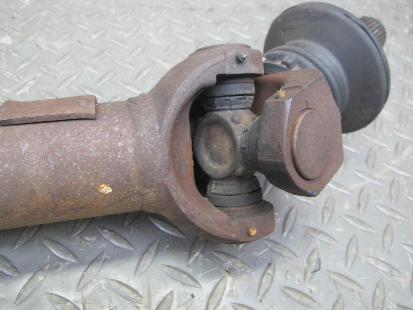 2003-2009 Hummer H2 AWD Front Driveshaft Drive Shaft Propeller 15066916