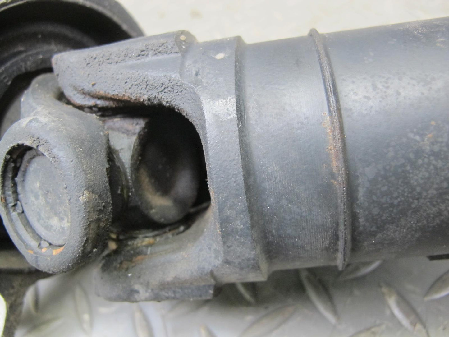 2008-2014 BMW E71 E72 X6 4.4L AWD Rear Drive Shaft Driveshaft