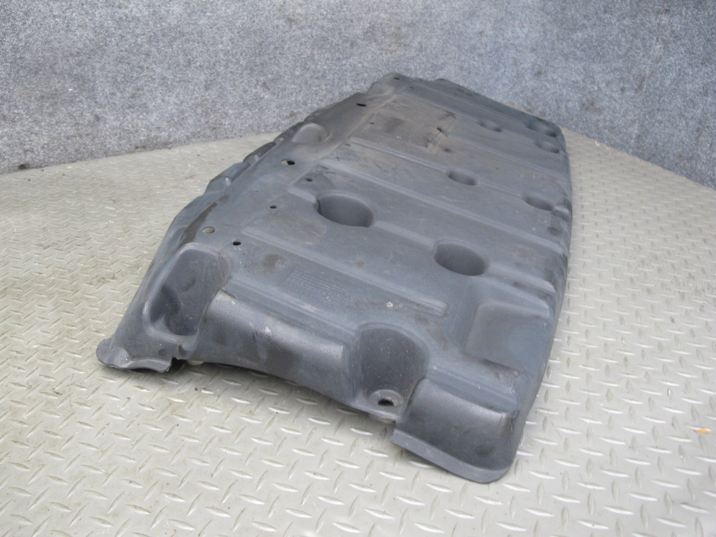 2017-2020 Maserati Levante M161 3.0L Rear Under Body Splash Shield Guard Cover