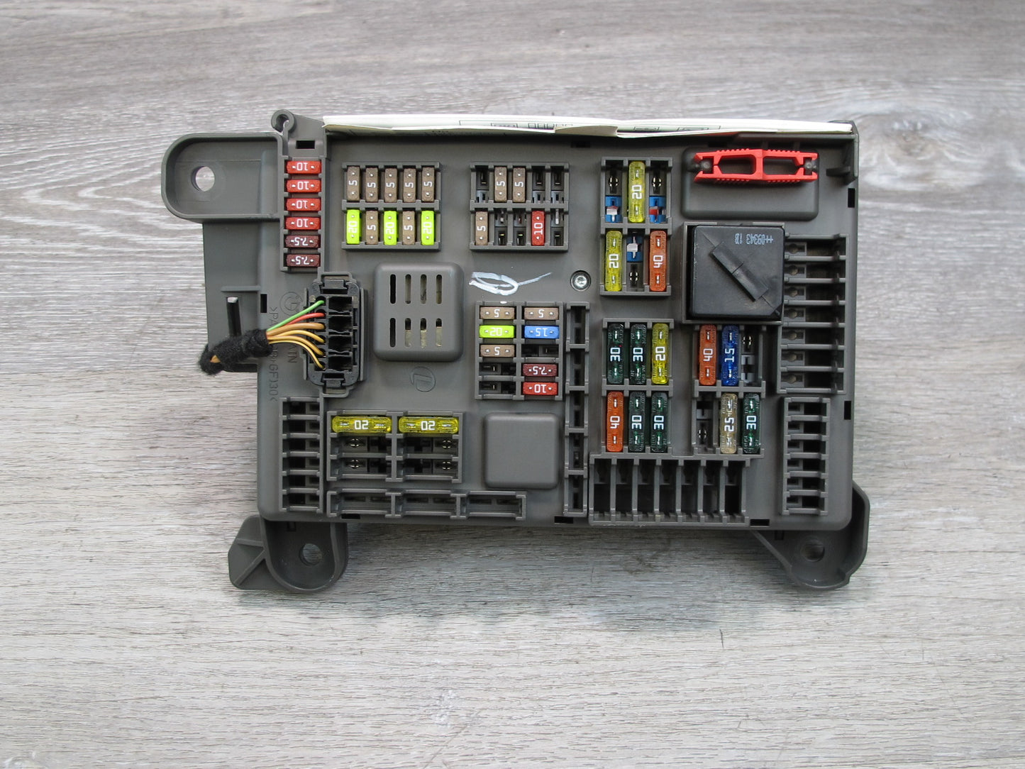 2008-2014 BMW E71 E72 X6 Rear Power Distribution Fuse Relay Box 6931687