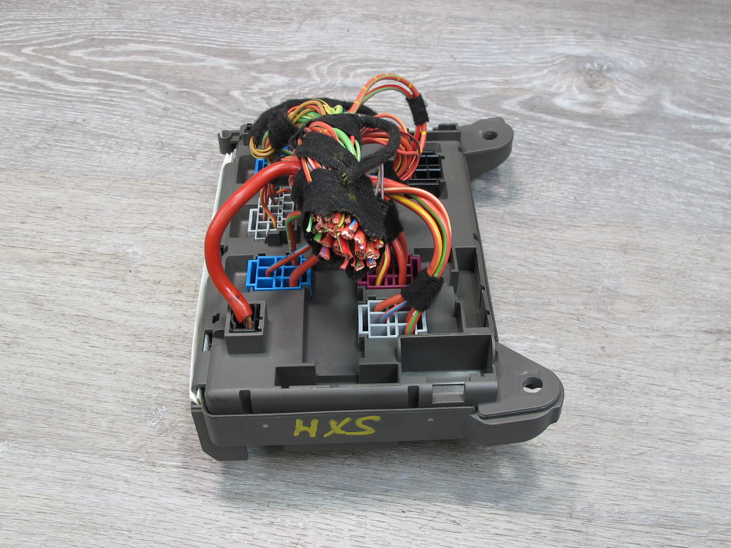 2008-2014 BMW E71 E72 X6 Rear Power Distribution Fuse Relay Box 6931687