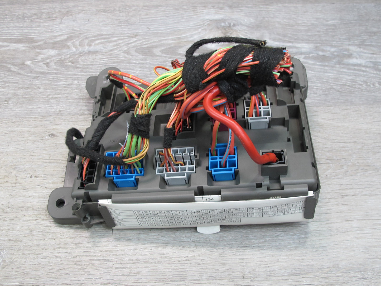2008-2014 BMW E71 E72 X6 Rear Power Distribution Fuse Relay Box 6931687