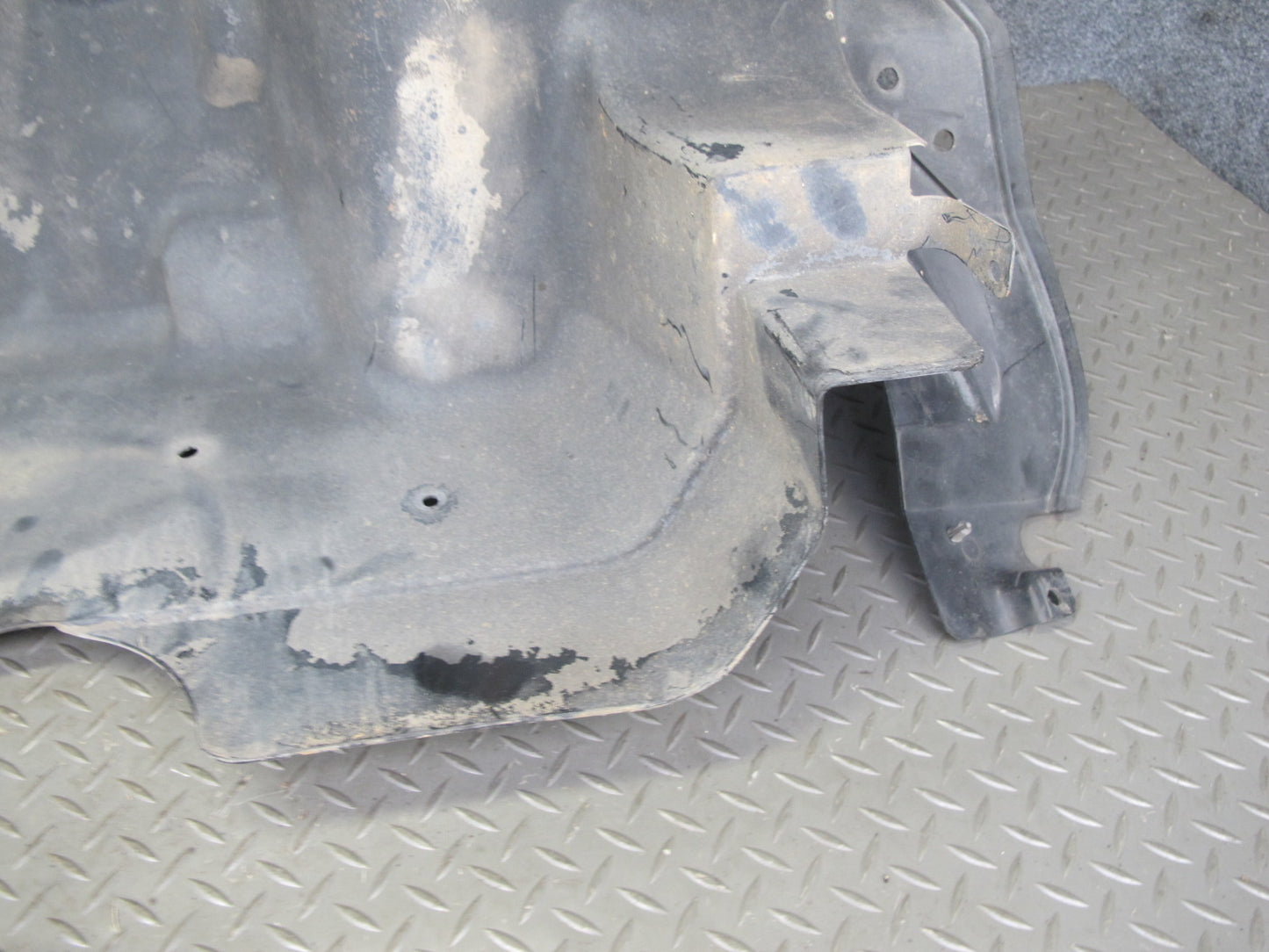 2003-2009 Hummer H2 Front Right Side Wheel Fender Liner Splash Guard Shield