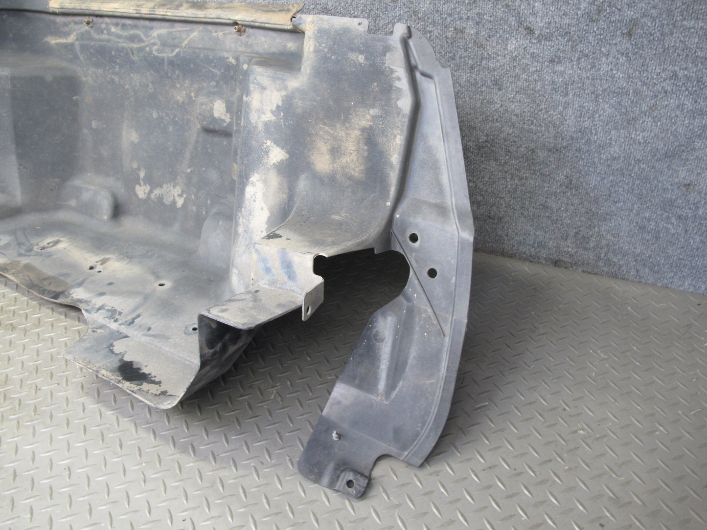 2003-2009 Hummer H2 Front Right Side Wheel Fender Liner Splash Guard Shield