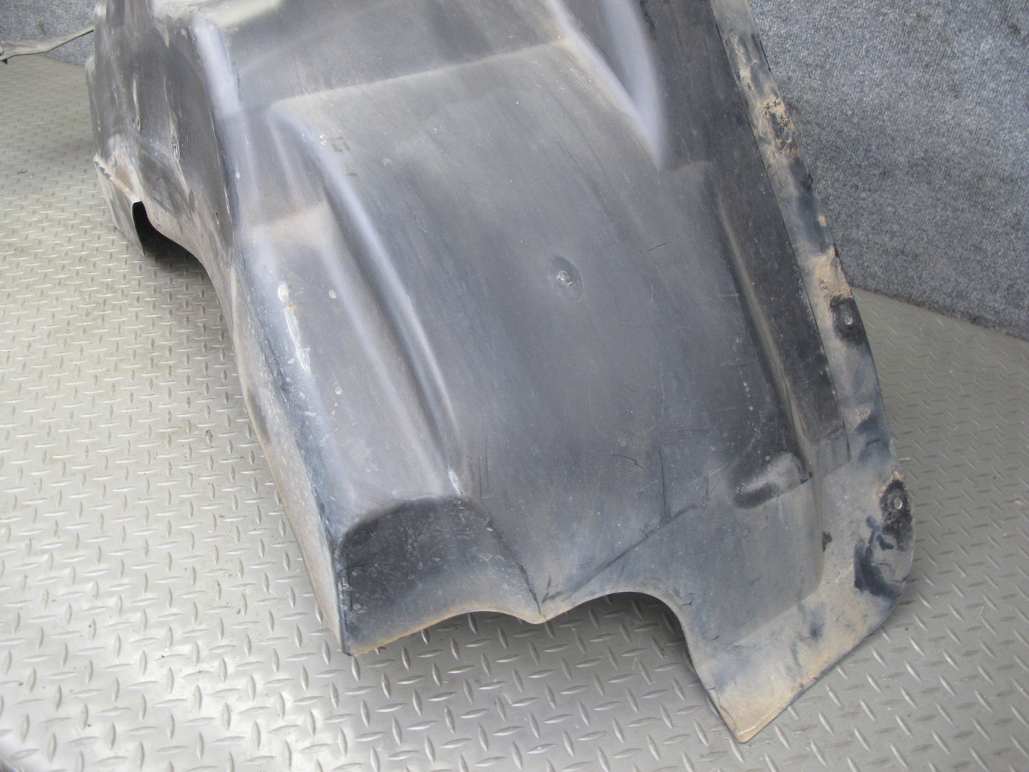 2003-2009 Hummer H2 Front Right Side Wheel Fender Liner Splash Guard Shield