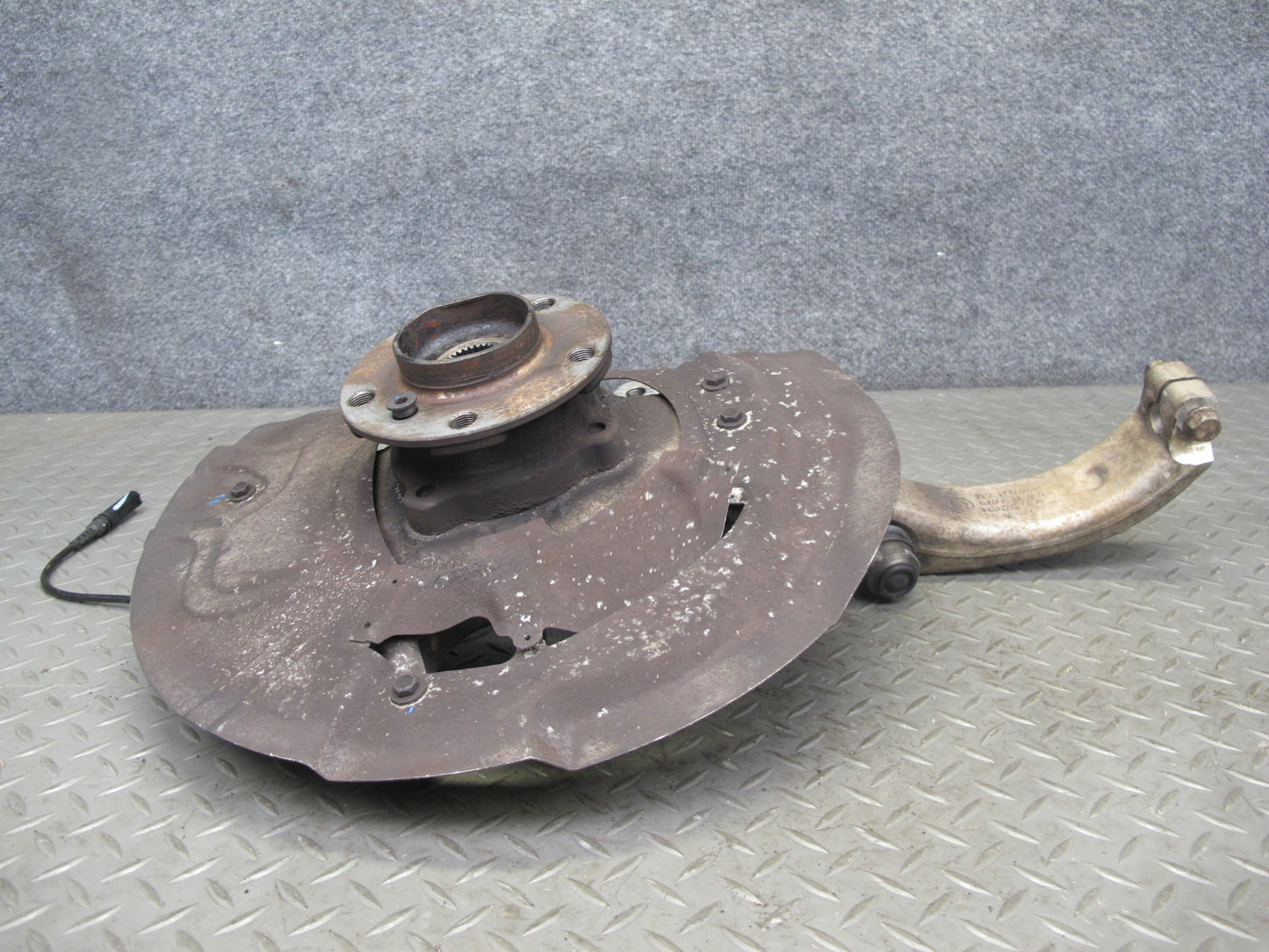 2008-2014 BMW E71 E72 X6 AWD Front Right Spindle Knuckle Wheel Hub Bearing