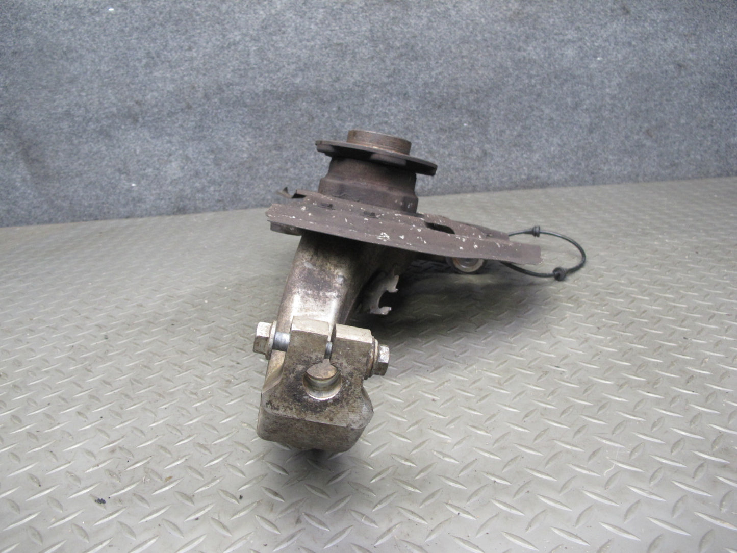 2008-2014 BMW E71 E72 X6 AWD Front Left Spindle Knuckle Wheel Hub Bearing
