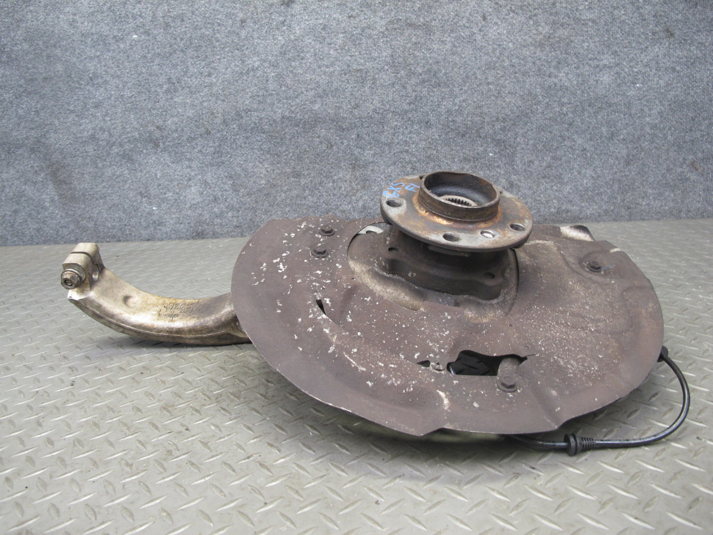 2008-2014 BMW E71 E72 X6 AWD Front Left Spindle Knuckle Wheel Hub Bearing