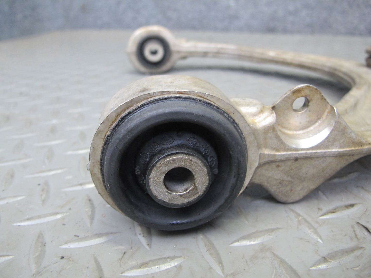 2008-2014 BMW E71 X6 Front Left & Right Upper Control Arm Set of 2