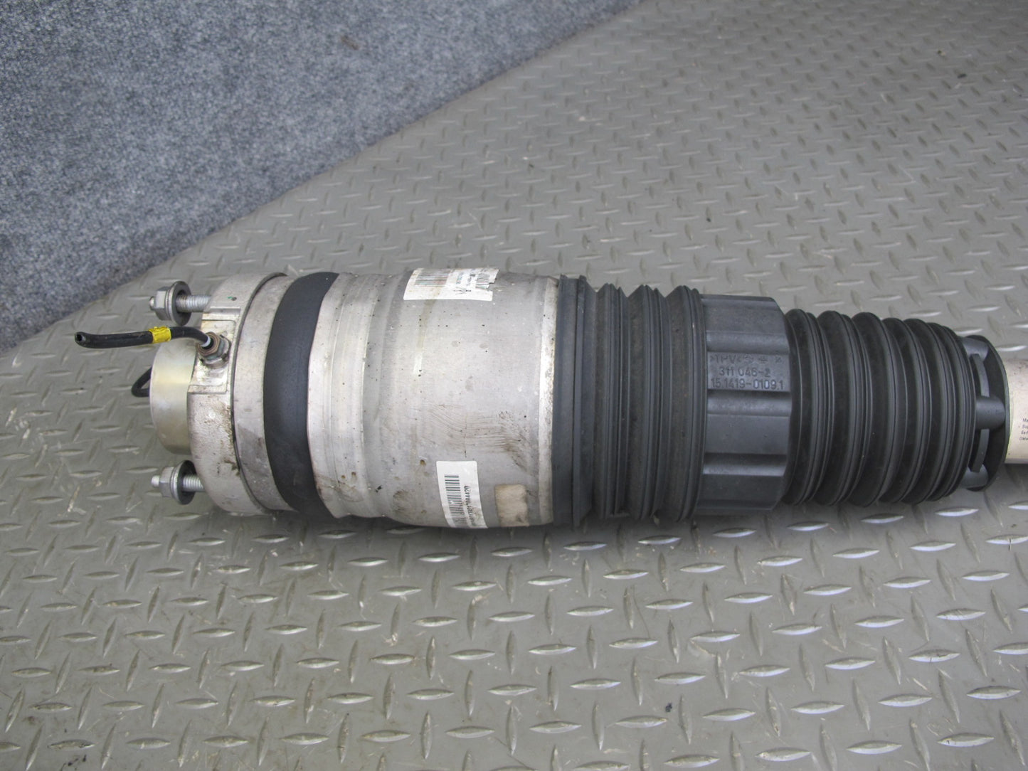 2017-2020 Maserati Levante M161 AWD Front Right Air Strut Shock Absorber