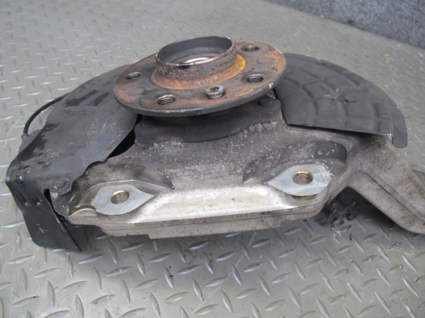 2017-2020 Maserati Levante AWD Front Right Spindle Knuckle Wheel Hub Bearing