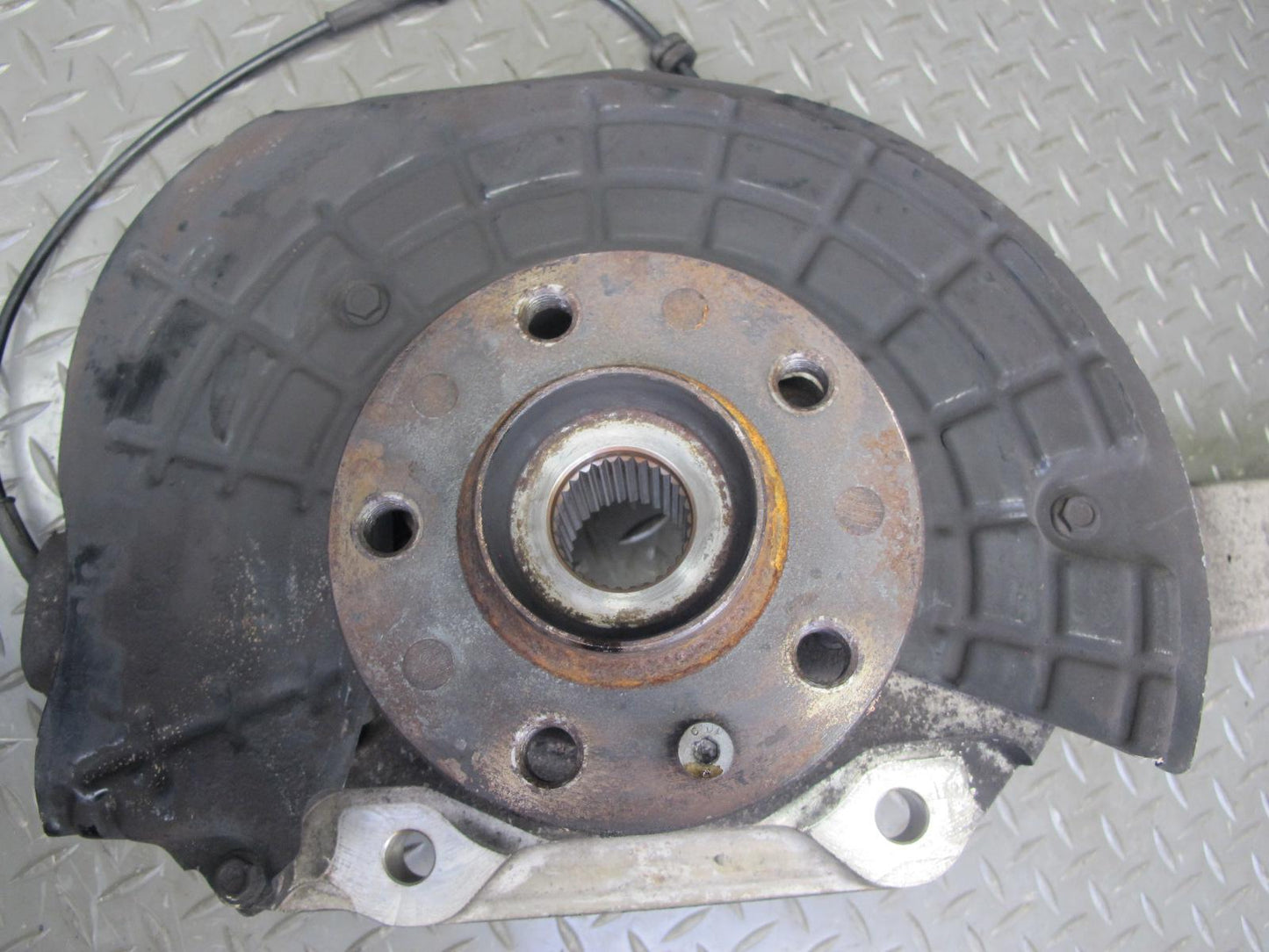 2017-2020 Maserati Levante AWD Front Right Spindle Knuckle Wheel Hub Bearing