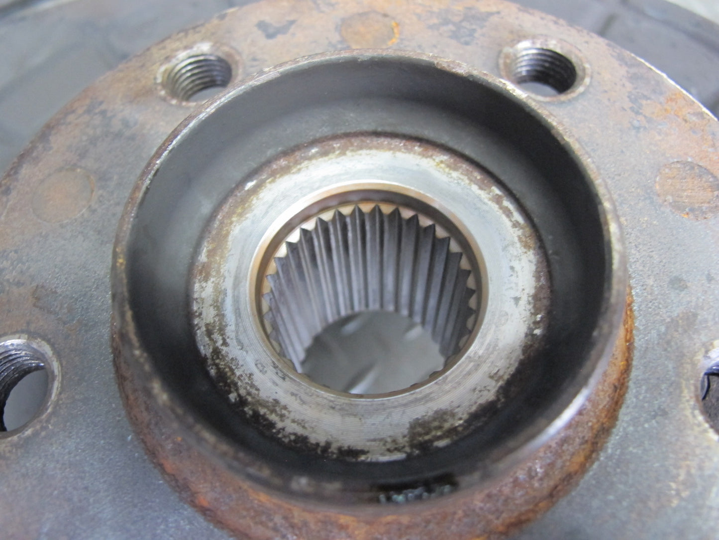 2017-2020 Maserati Levante AWD Front Right Spindle Knuckle Wheel Hub Bearing
