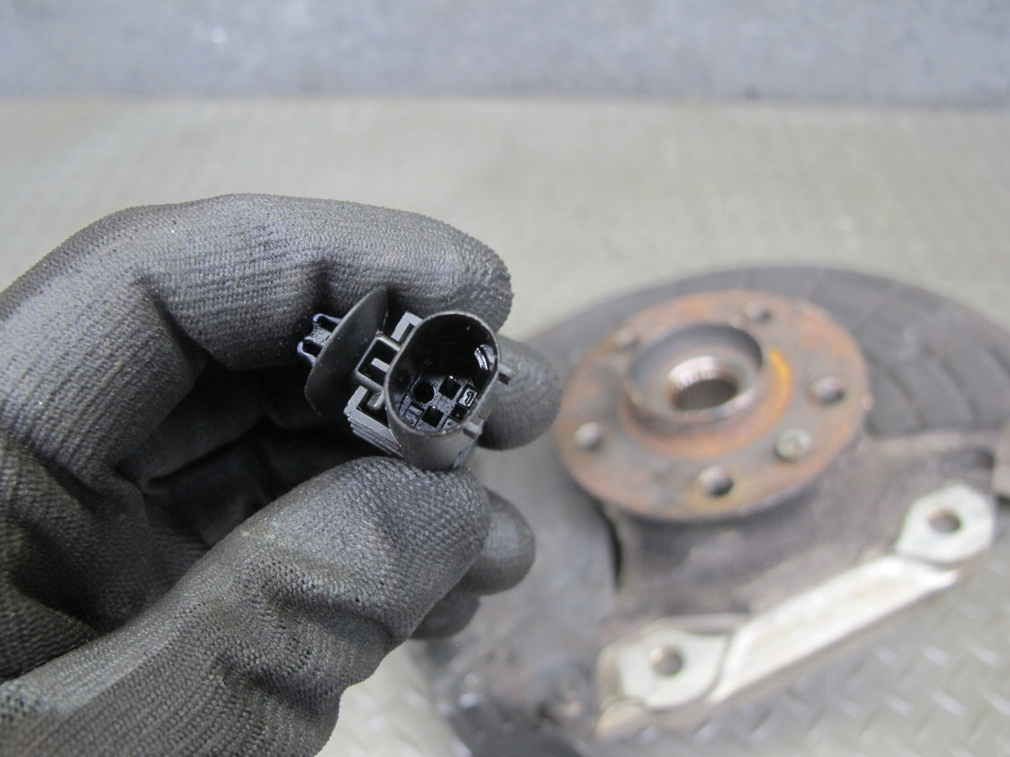2017-2020 Maserati Levante AWD Front Right Spindle Knuckle Wheel Hub Bearing