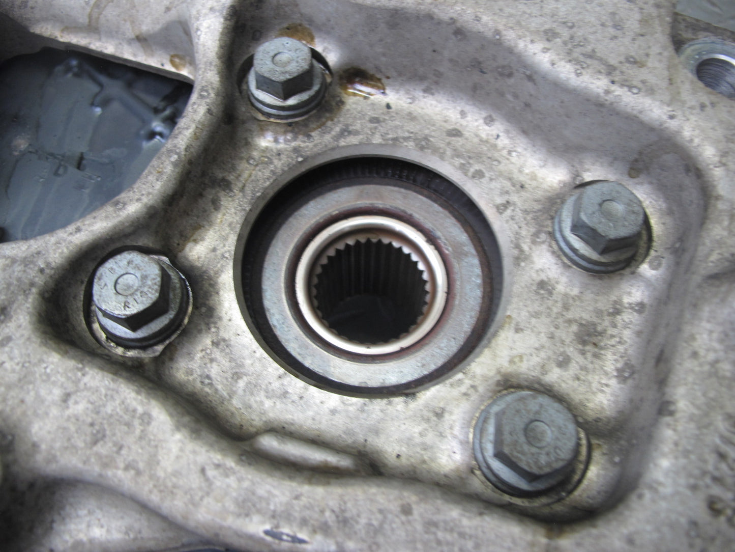 2017-2020 Maserati Levante AWD Front Right Spindle Knuckle Wheel Hub Bearing