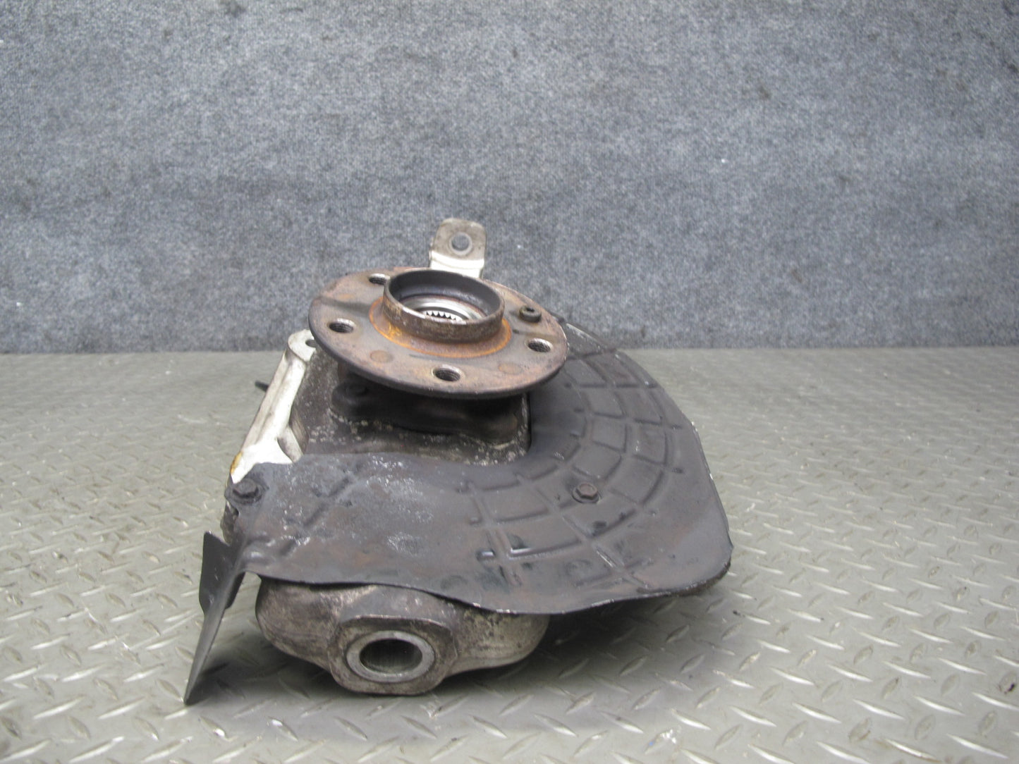 2017-2020 Maserati Levante M161 AWD Front Left Spindle Knuckle Wheel Hub Bearing