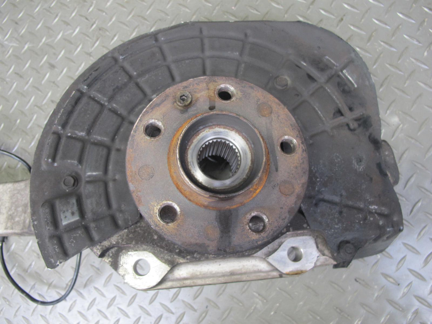 2017-2020 Maserati Levante M161 AWD Front Left Spindle Knuckle Wheel Hub Bearing