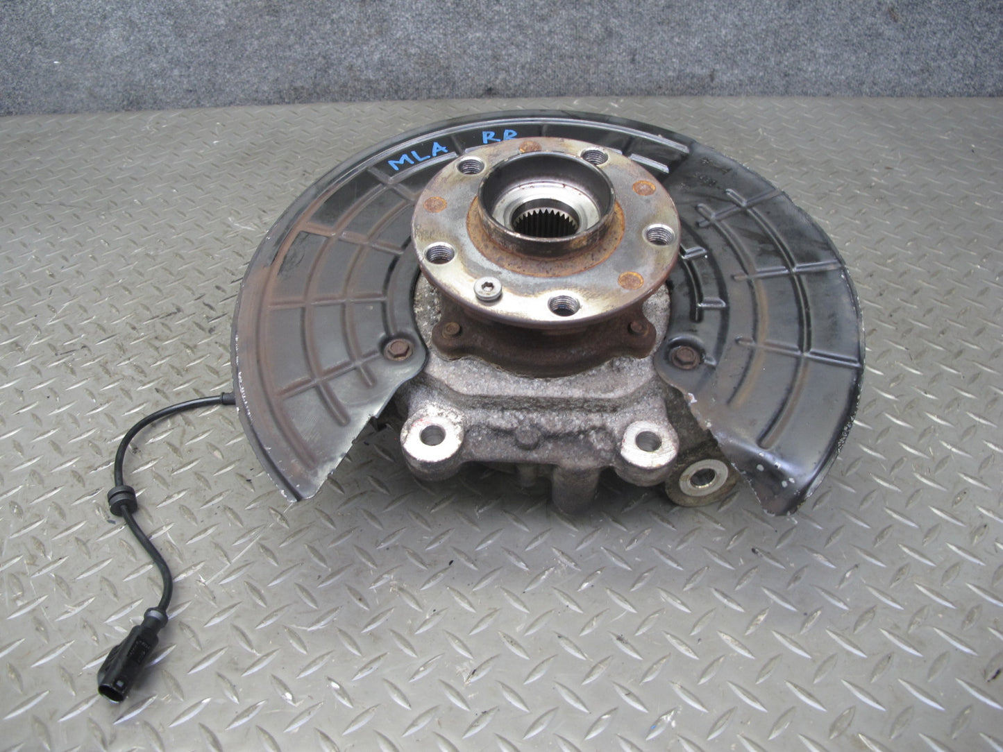 2017-2020 Maserati Levante M161 AWD Rear Right Spindle Knuckle Wheel Hub Bearing