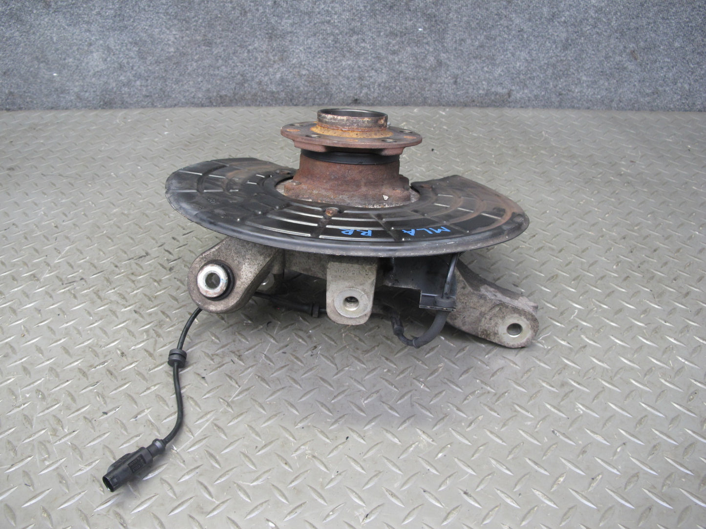 2017-2020 Maserati Levante M161 AWD Rear Right Spindle Knuckle Wheel Hub Bearing