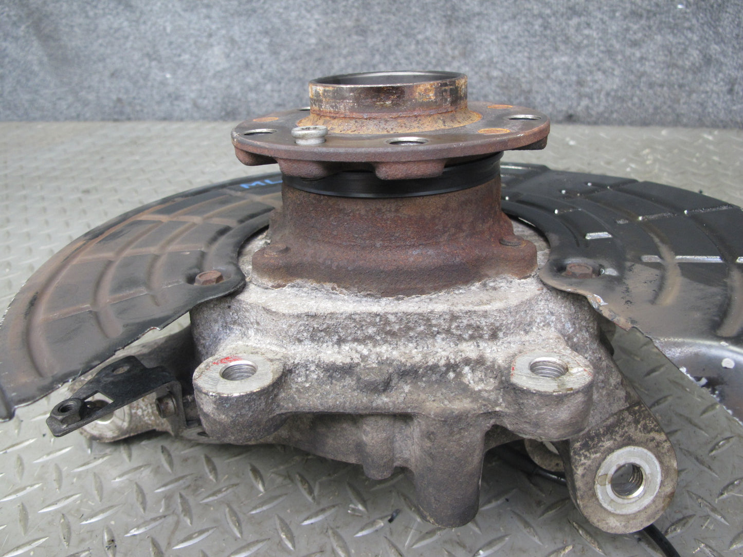 2017-2020 Maserati Levante M161 AWD Rear Right Spindle Knuckle Wheel Hub Bearing