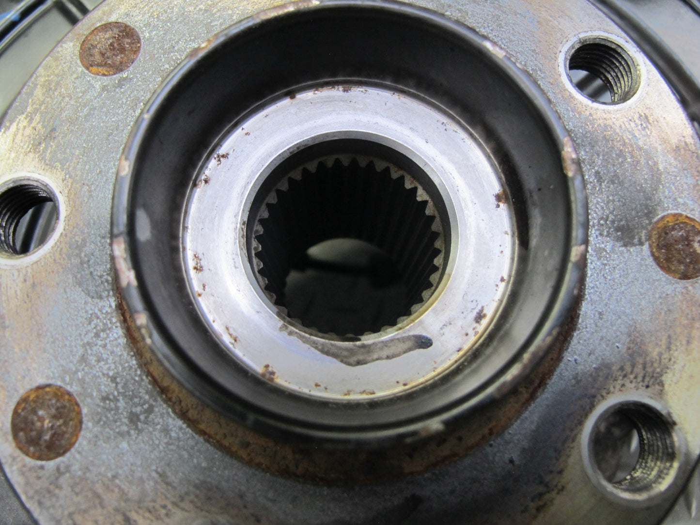2017-2020 Maserati Levante M161 AWD Rear Right Spindle Knuckle Wheel Hub Bearing