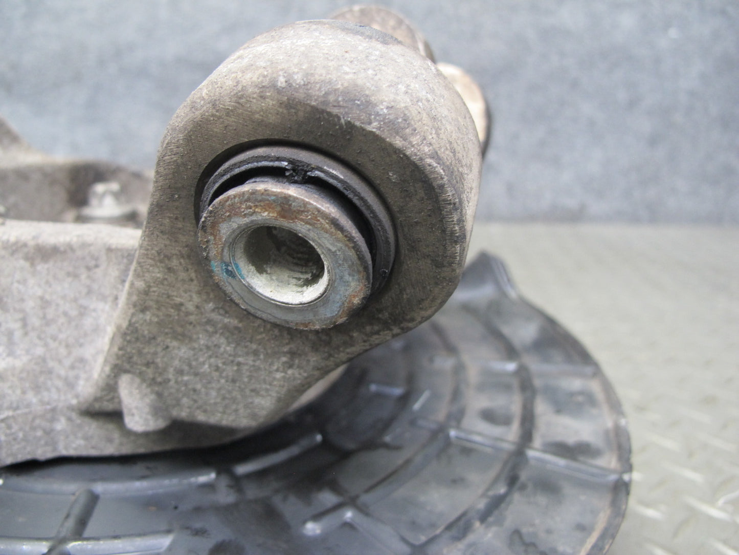 2017-2020 Maserati Levante M161 AWD Rear Right Spindle Knuckle Wheel Hub Bearing
