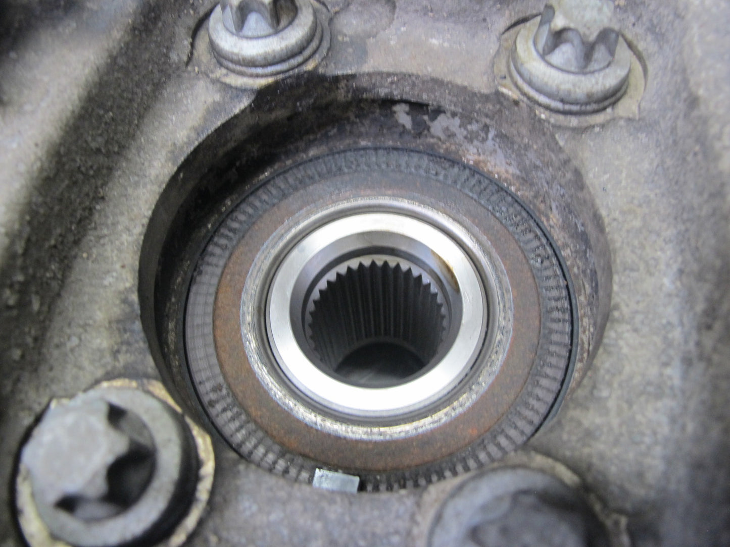 2017-2020 Maserati Levante M161 AWD Rear Right Spindle Knuckle Wheel Hub Bearing