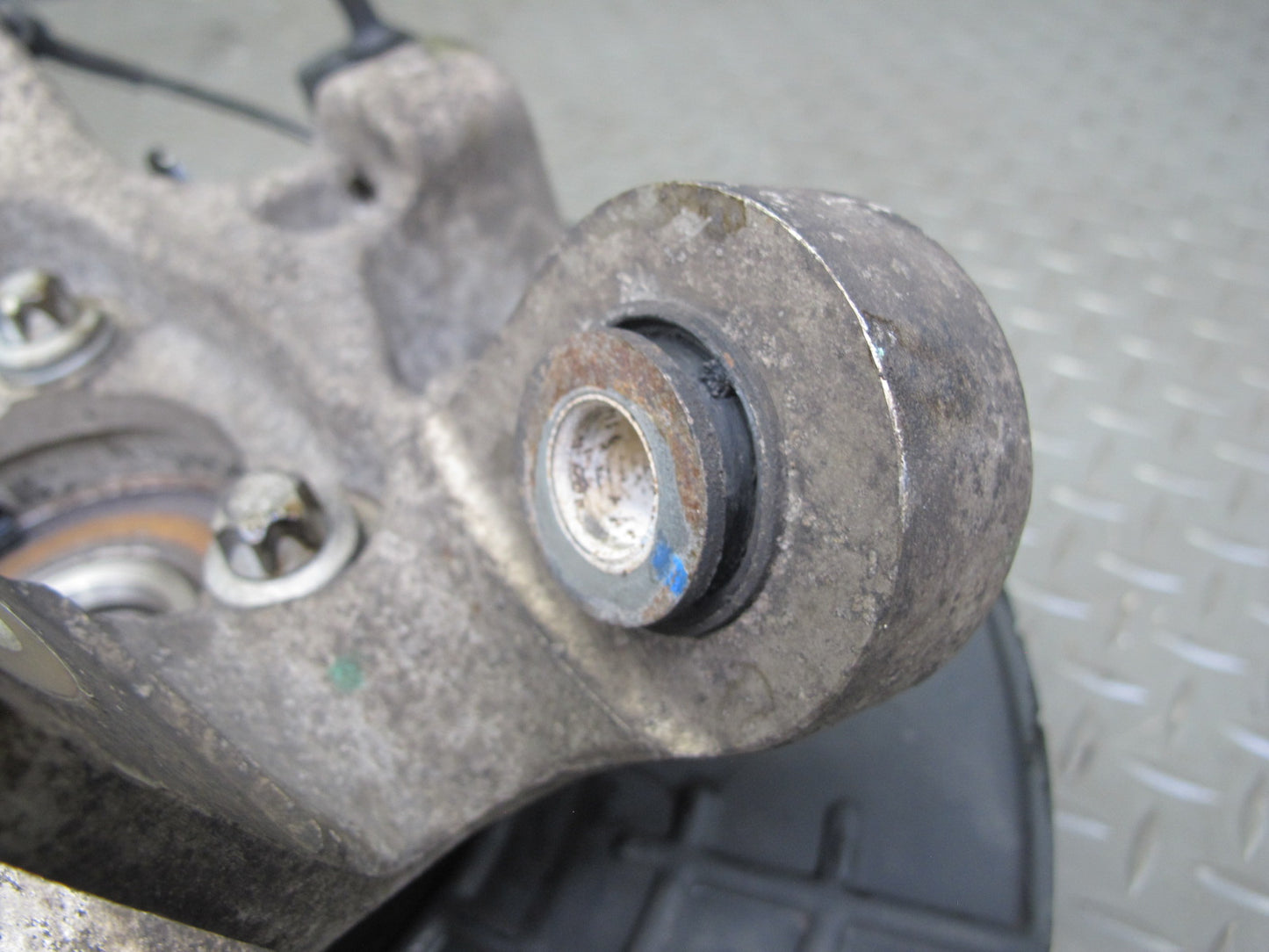 2017-2020 Maserati Levante M161 AWD Rear Left Spindle Knuckle Wheel Hub Bearing