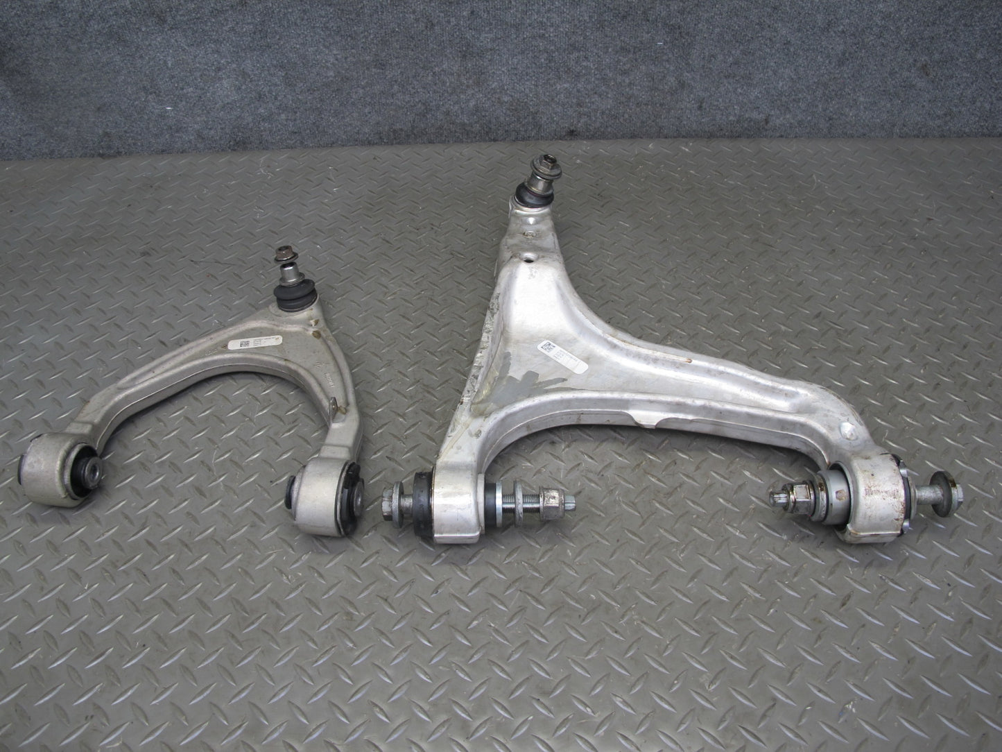 2017-2020 Maserati Levante M161 Front Right Upper & Lower Control Arm Set of 2