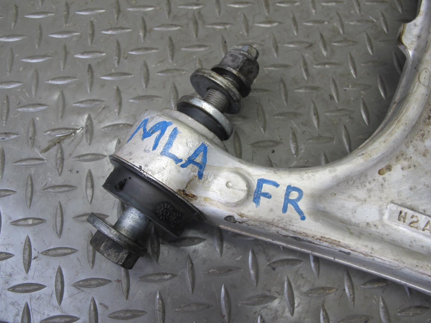 2017-2020 Maserati Levante M161 Front Right Upper & Lower Control Arm Set of 2