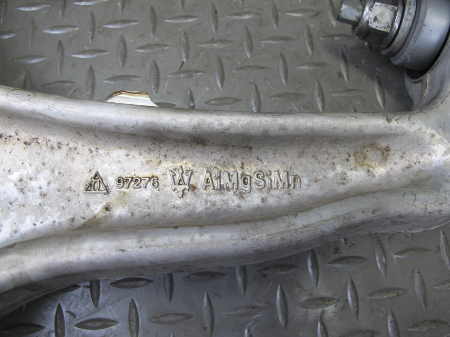 2017-2020 Maserati Levante M161 Front Right Upper & Lower Control Arm Set of 2
