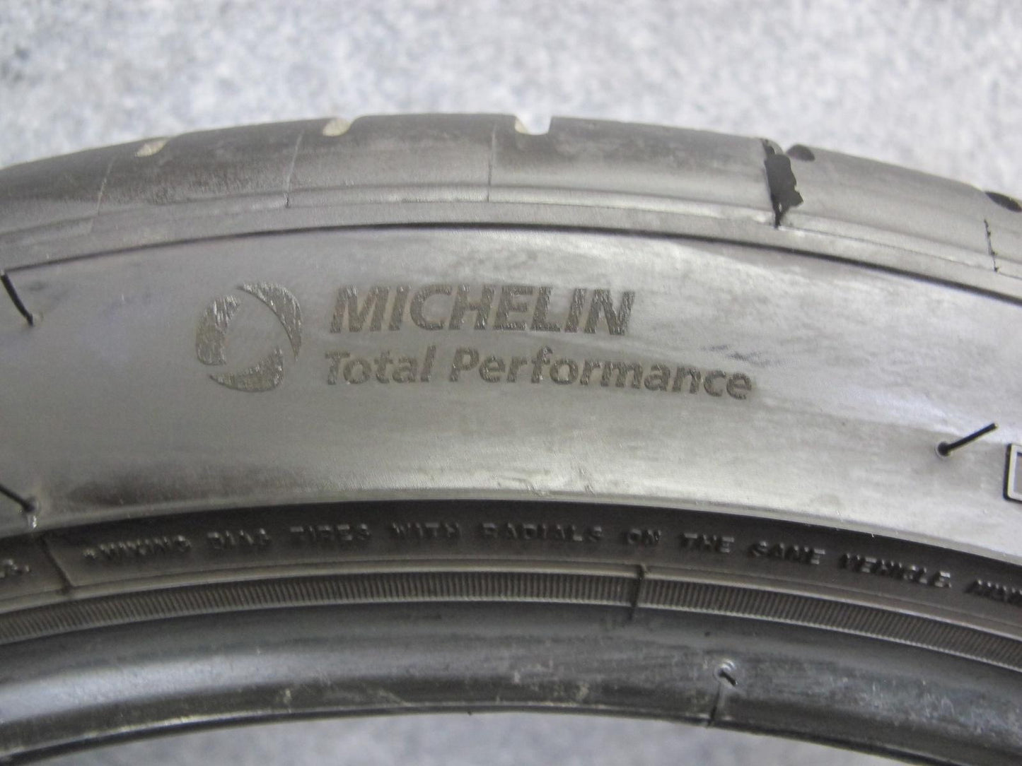 Michelin Pilot Sport ALL Season 4 Tire 225/40 ZR18 92Y 0424 6/32 Tread