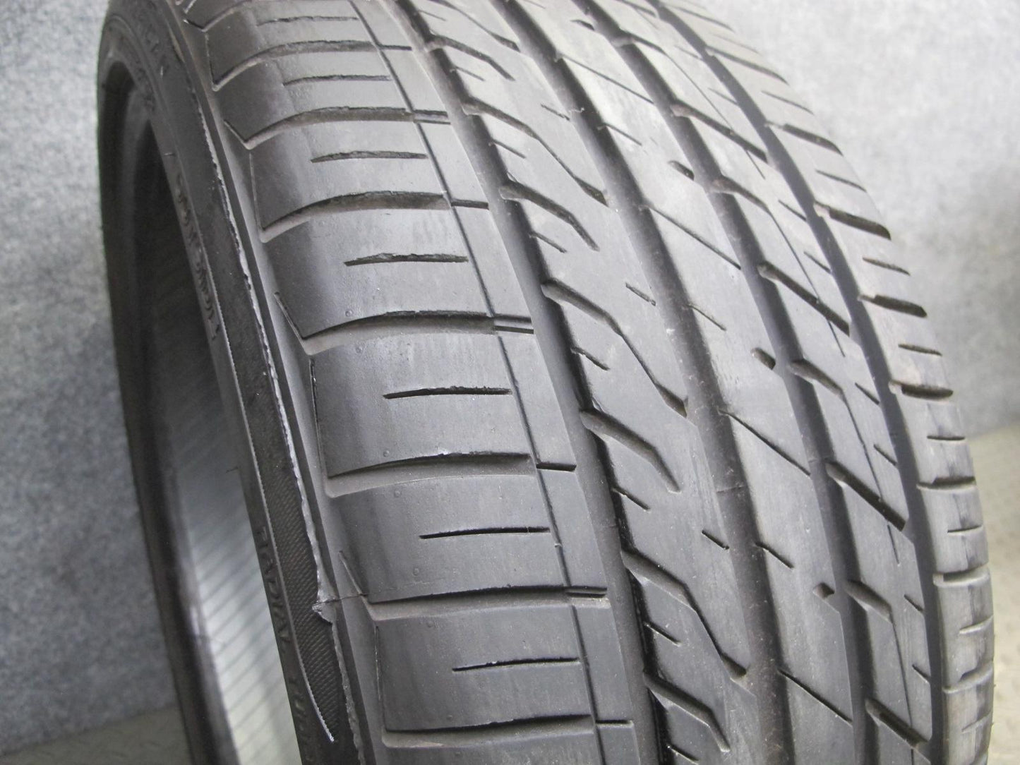 American Roadstar Sport A/S Tire 225/40 ZR18 92W 1924 8/32 Tread