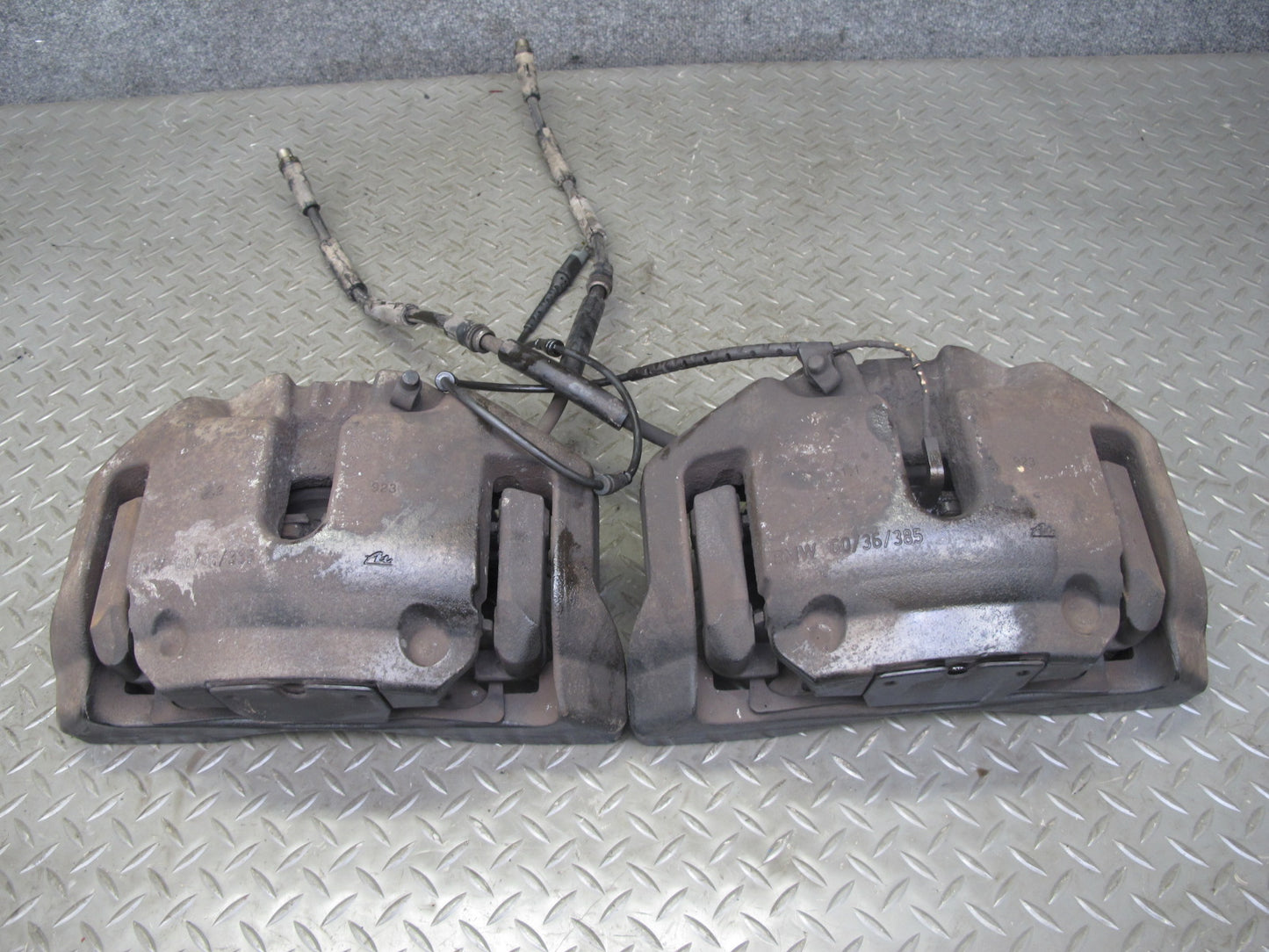 2010-2011 BMW X6 E72 Hybrid AWD Front Left & Right Brake Caliper Set of 2