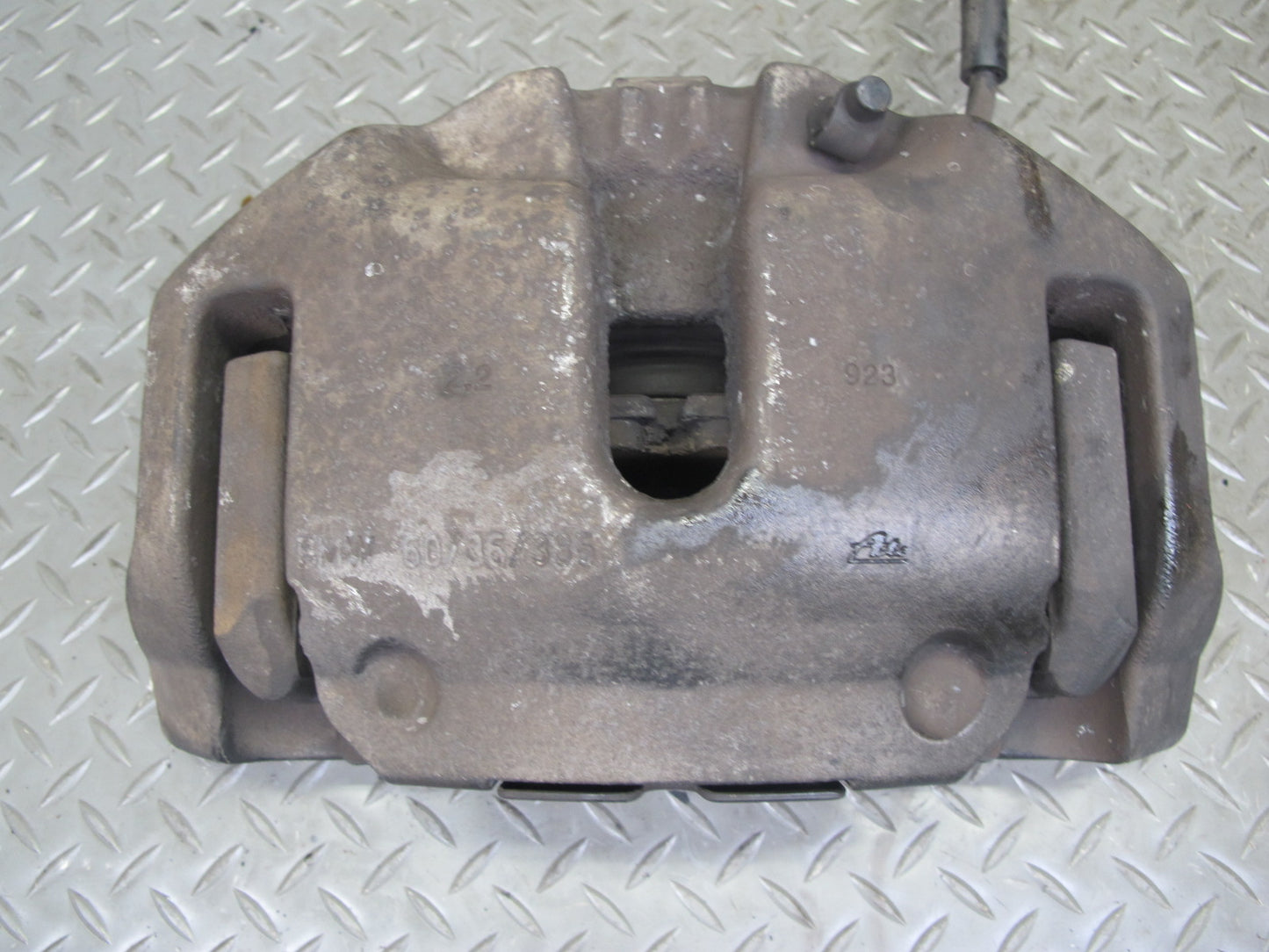 2010-2011 BMW X6 E72 Hybrid AWD Front Left & Right Brake Caliper Set of 2