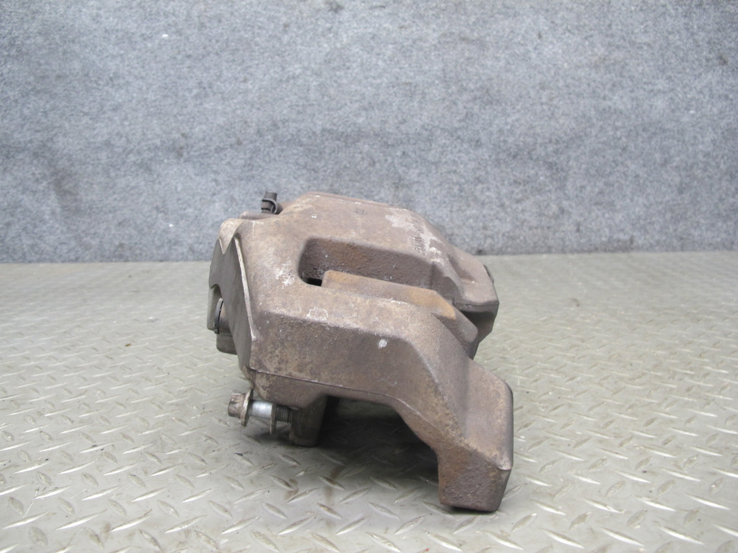 2010-2011 BMW X6 E72 Hybrid AWD Front Left & Right Brake Caliper Set of 2